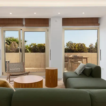 Apartment The Beachfront Gem *