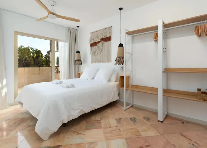 The Beachfront Gem アパート *