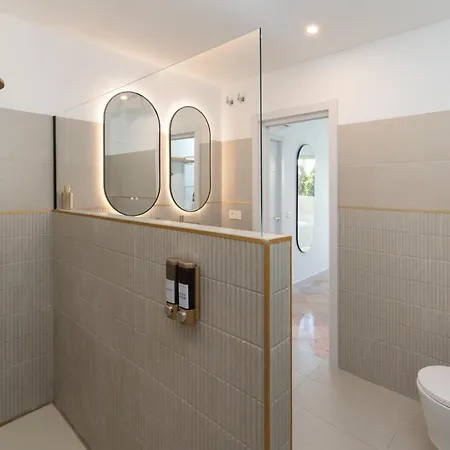 The Beachfront Gem Apartament